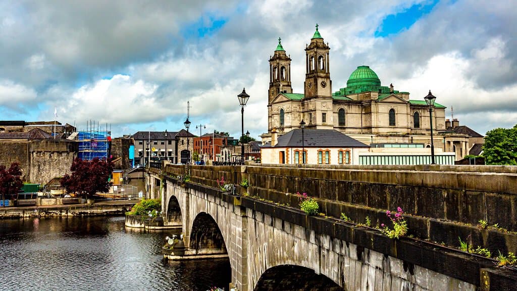 Athlone castillo