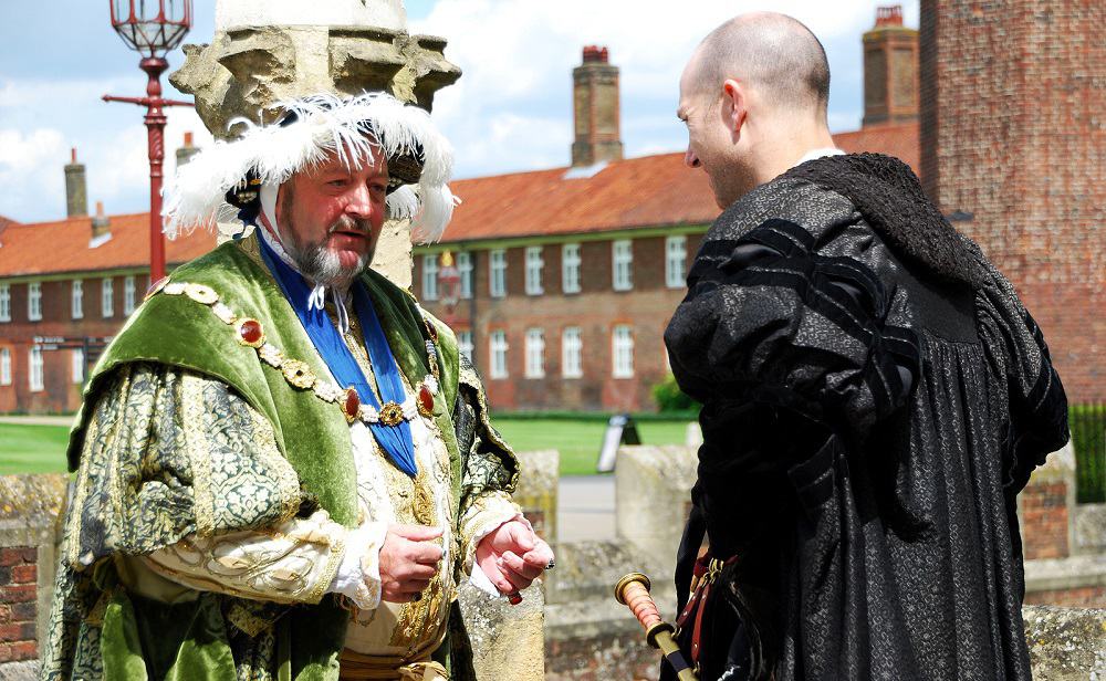 Hampton Court actores