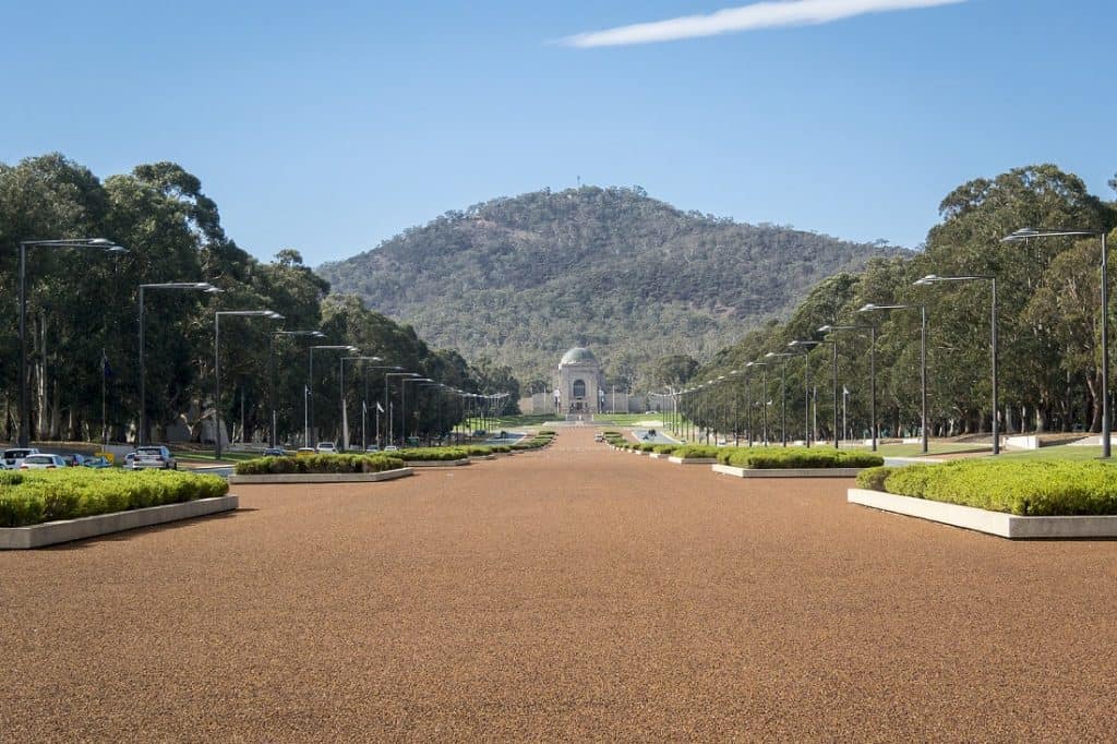 Anzac Parade hacia war memorial