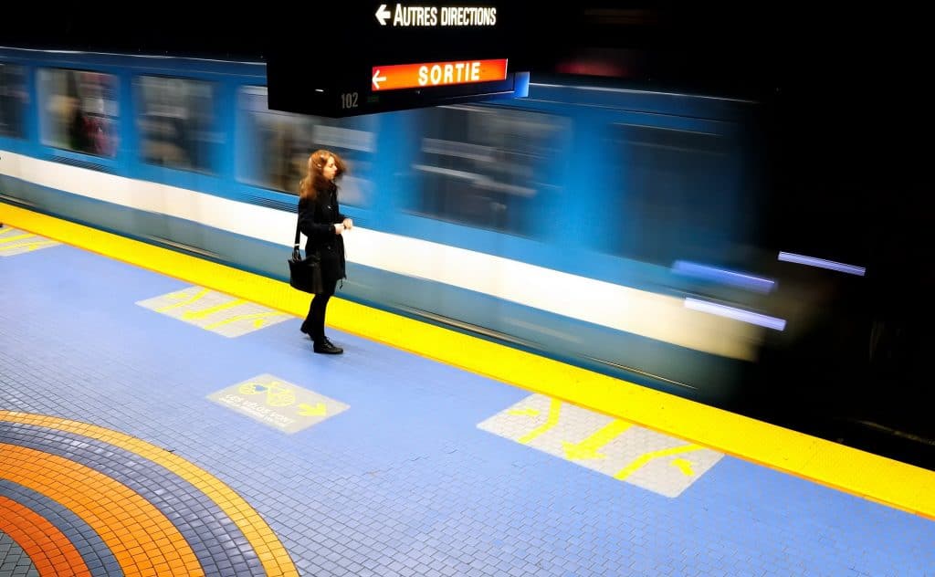 Estación de tren Place des Arts