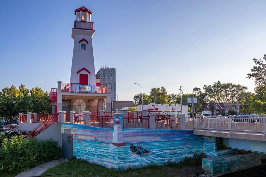 El Faro, construido en 1991