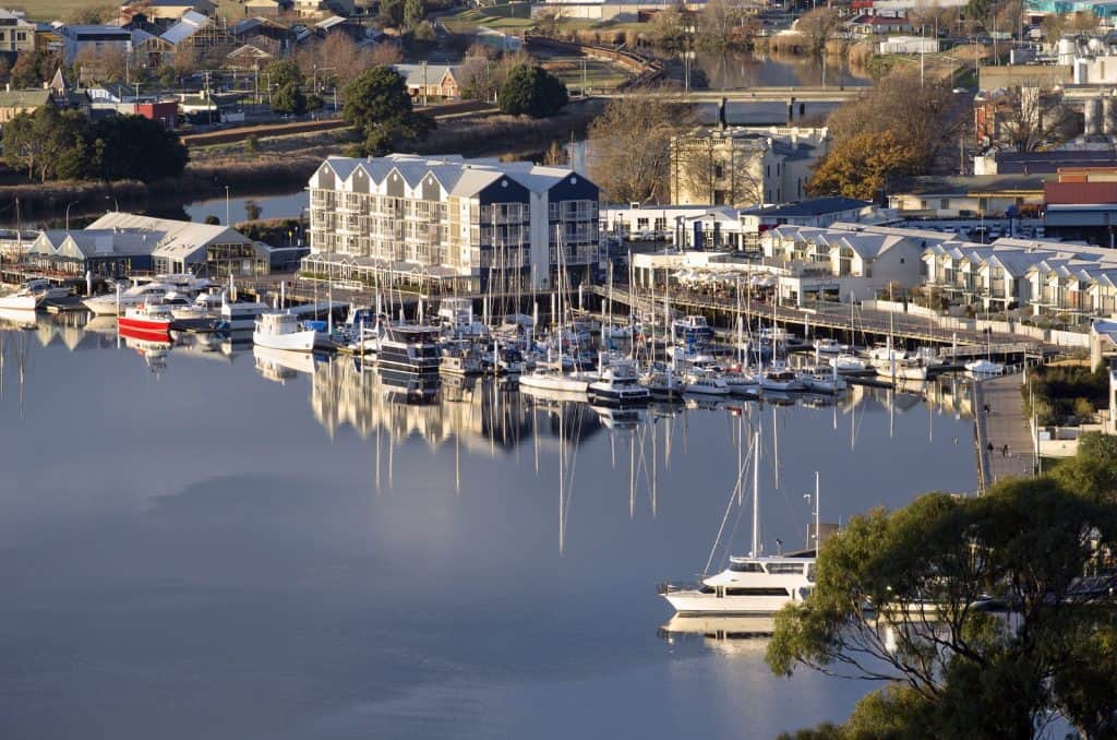 Punto de origen, Launceston