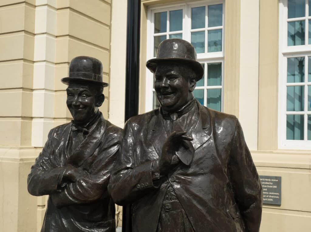 Estatua de Laurel y Hardy