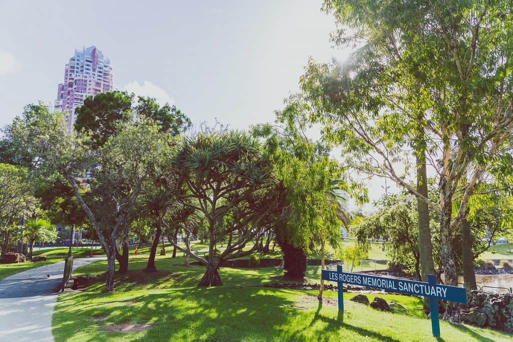 Les Rodgers Memorial Park, Surfers Paradise