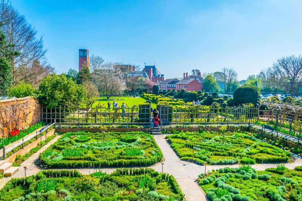 Jardines - New Place