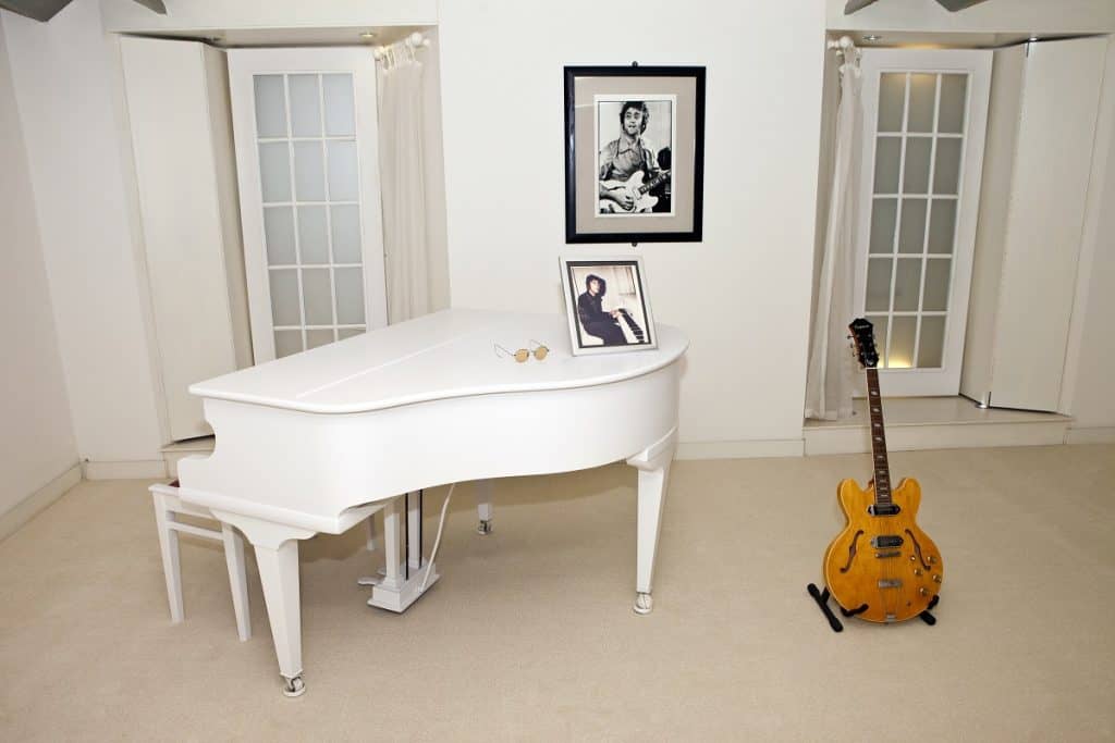 Beatles Story, John Lennon
