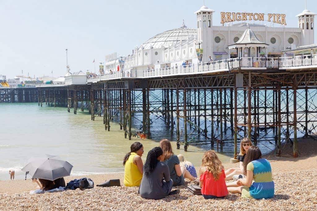 Estudiantes en Brighton