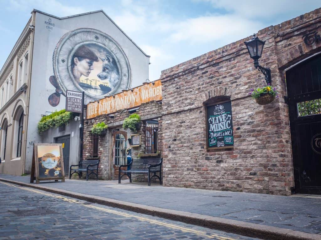 Calle en el Belfast Cathedral Quarter 